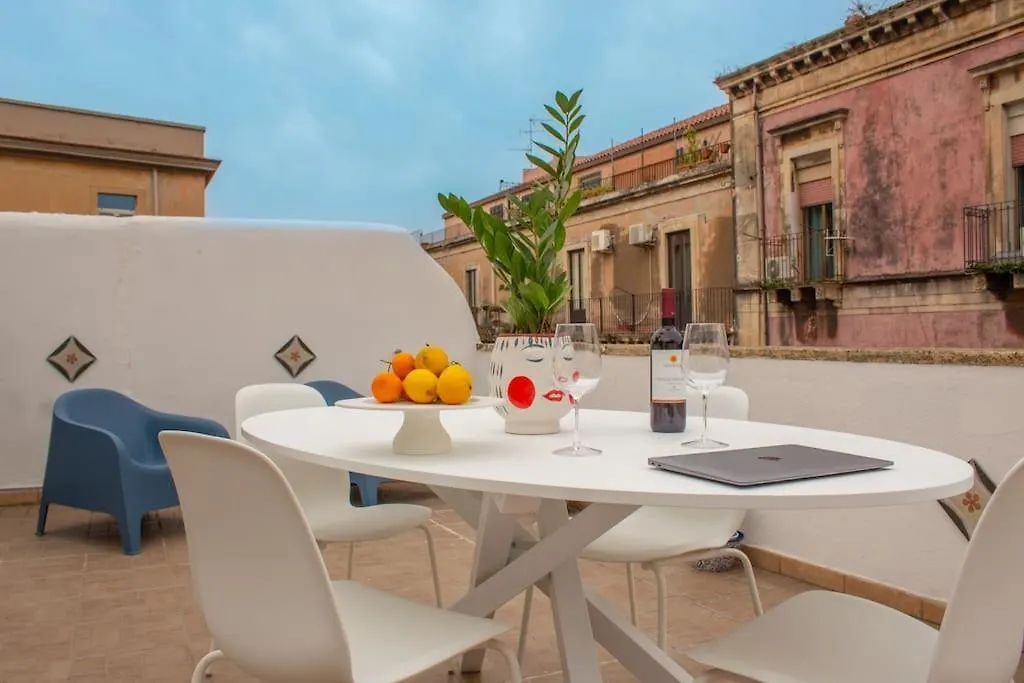 Appartamento La Terrazza Di Giulia Aeroporto di Catania Fontana Rossa Italia