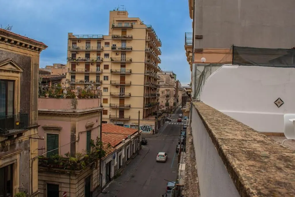 Appartamento La Terrazza Di Giulia Aeroporto di Catania Fontana Rossa 0*,  Italia