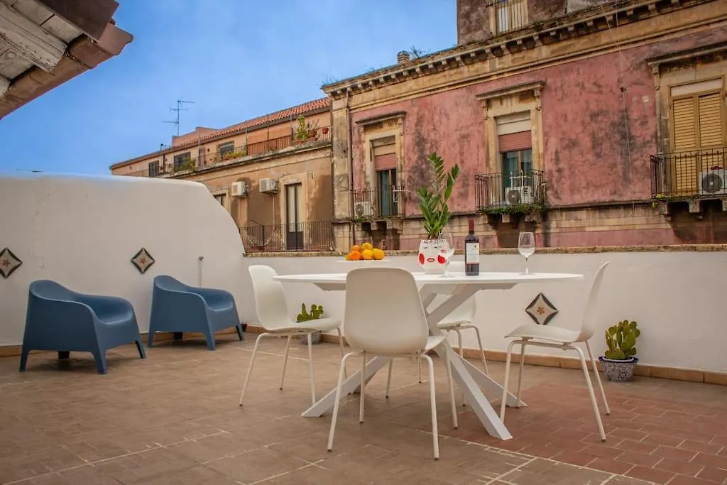Appartamento La Terrazza Di Giulia Aeroporto di Catania Fontana Rossa